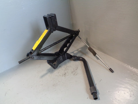 Freelander 2 Scissor Jack with Handle in Housing Brace Land Rover R23015