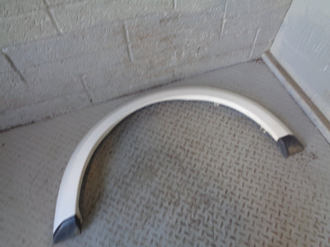 Discovery 4 Wheel Arch Trim Front Near Side Fuji White Land Rover 2009 to 2016