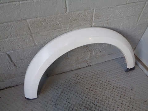 Discovery 4 Wheel Arch Trim Front Near Side Fuji White Land Rover 2009 to 2016