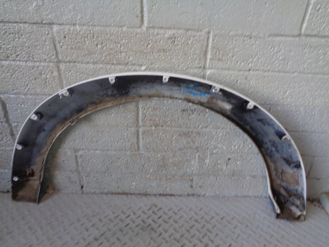 Discovery 4 Wheel Arch Trim Front Near Side Fuji White Land Rover 2009 to 2016
