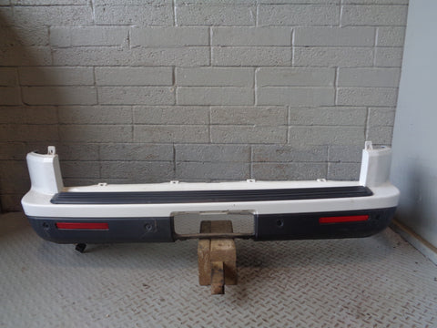 Discovery 4 Rear Bumper with Reflectors Fuji White Land Rover L22015