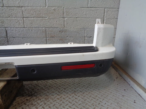 Discovery 4 Rear Bumper with Reflectors Fuji White Land Rover L22015