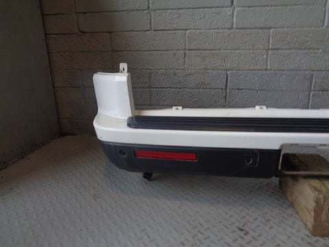 Discovery 4 Rear Bumper with Reflectors Fuji White Land Rover L22015