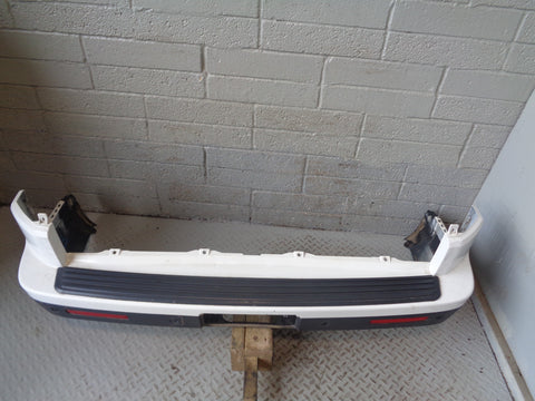Discovery 4 Rear Bumper with Reflectors Fuji White Land Rover L22015