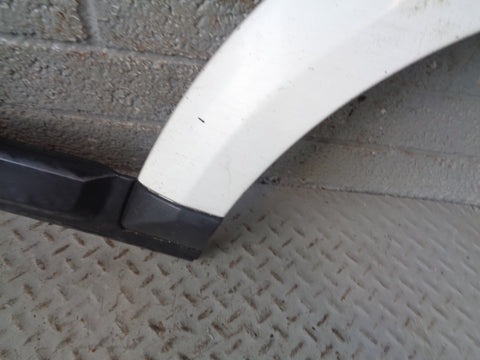 Discovery 4 Door Wheel Arch Trim Near Side Rear Fuji White LRC 867 Land Rover
