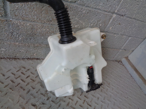 Discovery 4 Washer Bottle with 1 Pump and Filler Neck Land Rover 2009 to 2016
