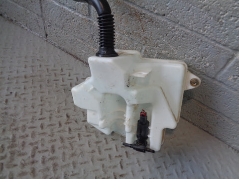 Discovery 4 Washer Bottle with 1 Pump and Filler Neck Land Rover 2009 to 2016