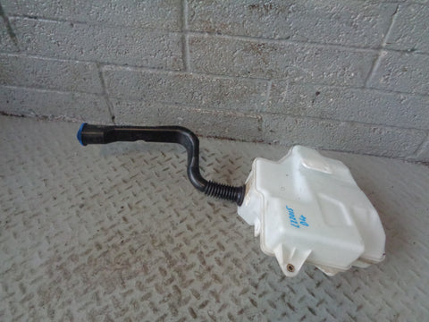 Discovery 4 Washer Bottle with 1 Pump and Filler Neck Land Rover 2009 to 2016