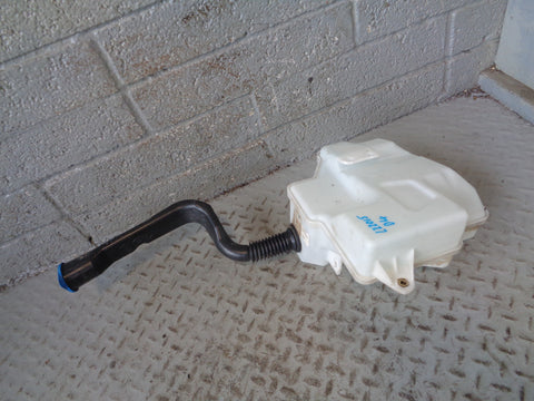 Discovery 4 Washer Bottle with 1 Pump and Filler Neck Land Rover 2009 to 2016