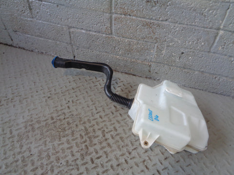 Discovery 4 Washer Bottle with 1 Pump and Filler Neck Land Rover 2009 to 2016