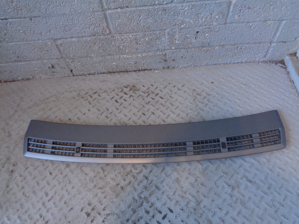 Range Rover L322 Bonnet Grill Under Windscreen 2002 to 2013 R01045