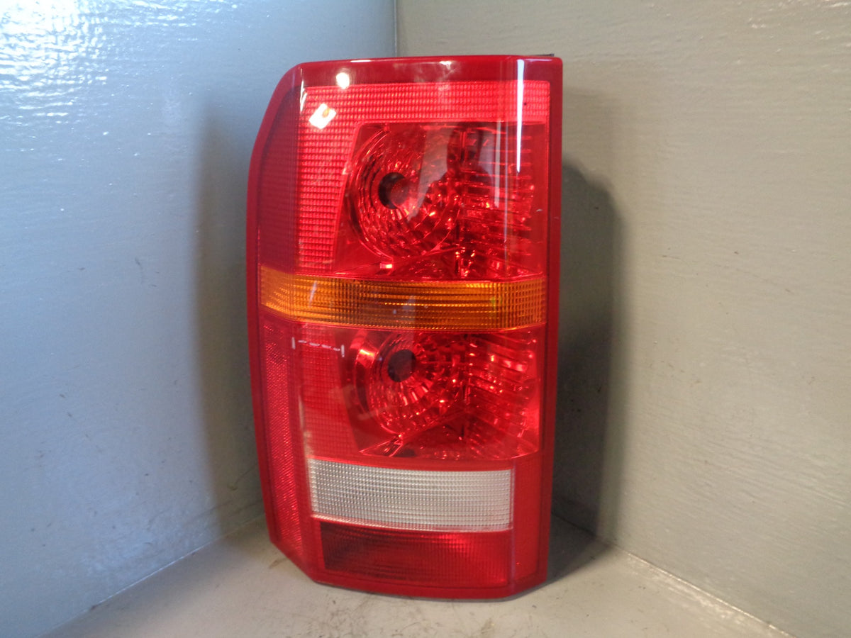 Discovery 3 Tail Light Cluster Near Side Rear XFB000573 2004 to 2009 K07045