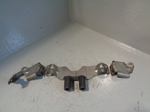 Discovery 4 Exhaust Crossover Link Pipe Bracket TDV6 Land Rover 8 Speed