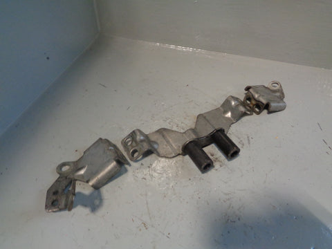 Discovery 4 Exhaust Crossover Link Pipe Bracket TDV6 Land Rover 8 Speed