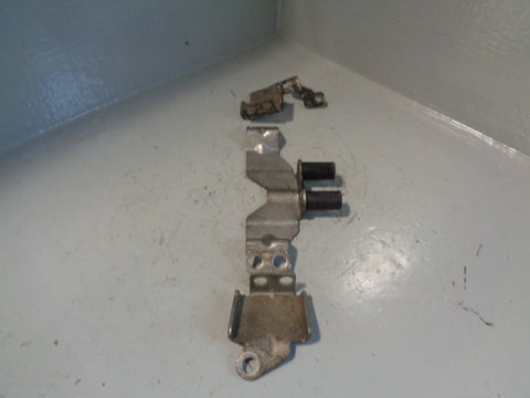 Discovery 4 Exhaust Crossover Link Pipe Bracket TDV6 Land Rover 8 Speed
