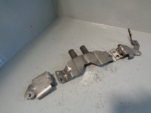 Discovery 4 Exhaust Crossover Link Pipe Bracket TDV6 Land Rover 8 Speed