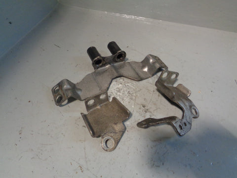 Discovery 4 Exhaust Crossover Link Pipe Bracket TDV6 Land Rover 8 Speed