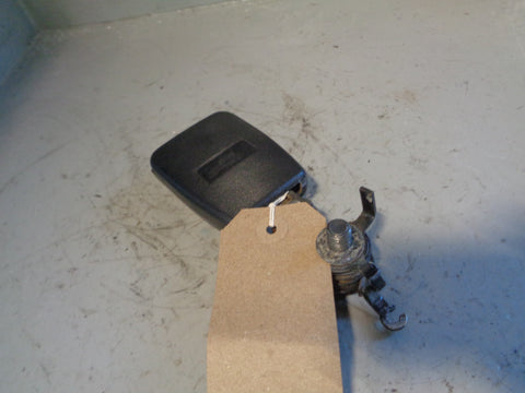 Discovery 3 Seat Belt Buckle Clasp 2nd Row Off Side Rear Type 2 2004 to 2007