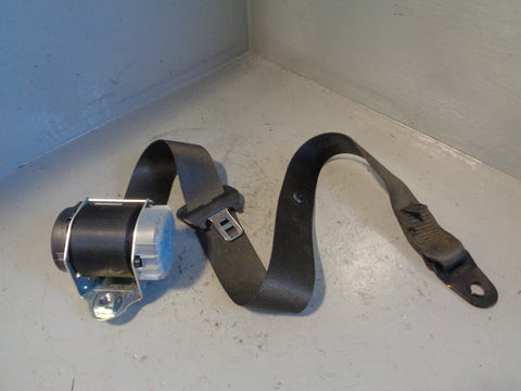 Discovery 3 Seat Belt Centre Rear in Black Land Rover Type 2 5 Seat Only