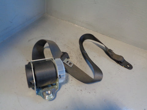 Discovery 3 Seat Belt Centre Rear in Black Land Rover Type 2 5 Seat Only