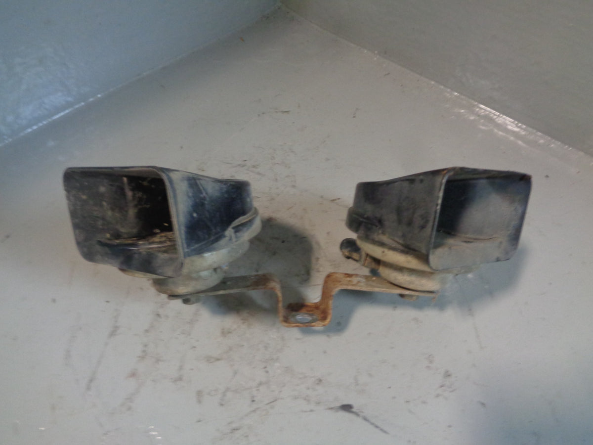 Range Rover L322 Horns Pair Of Two Tone Horns Land Rover 2010 to 2013