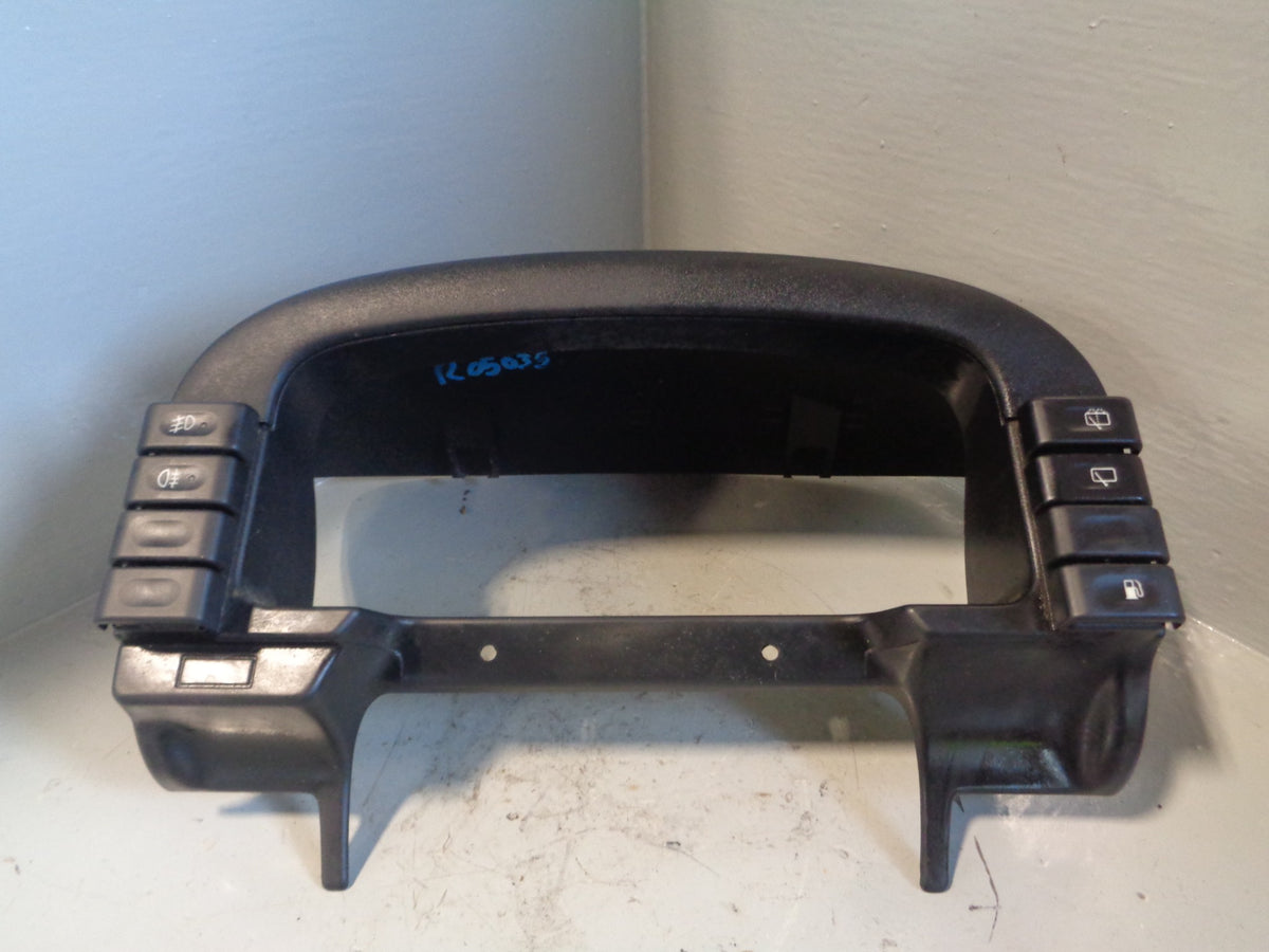 Discovery 2 Instrument Surround Speedo in Black Land Rover 1998 to 2004 R05035