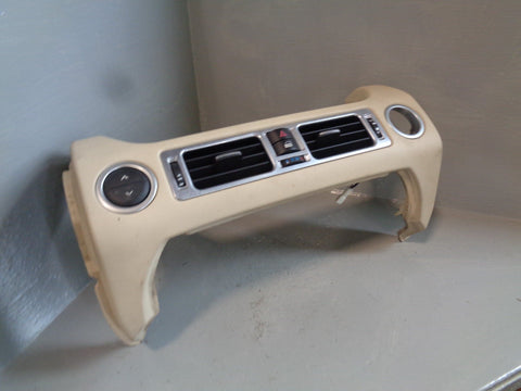 Range Rover Dashboard Centre Air Vents L322 Facelift Glove Box Switch R04044