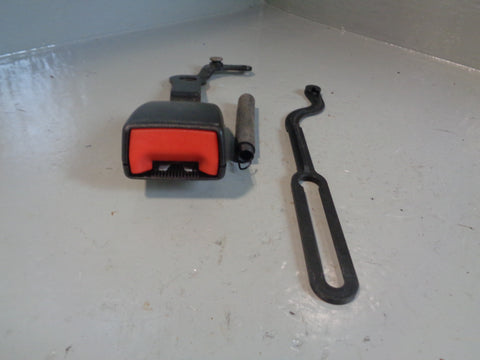 Discovery 4 Seat Belt Buckle Clasp 3rd Row Off Side Rear Type 1 2009 to 2013