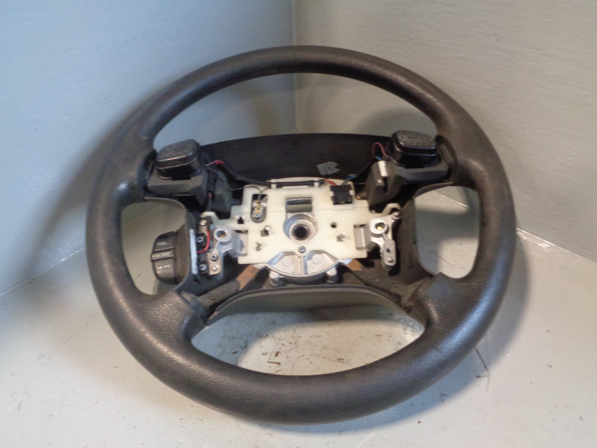 Discovery 2 Steering Wheel Land Rover Black Leather with Horn Buttons R05035
