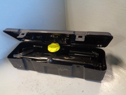 Freelander 1 Tool Kit Box Jack Wheel Brace Land Rover 1998 to 2006 L15055