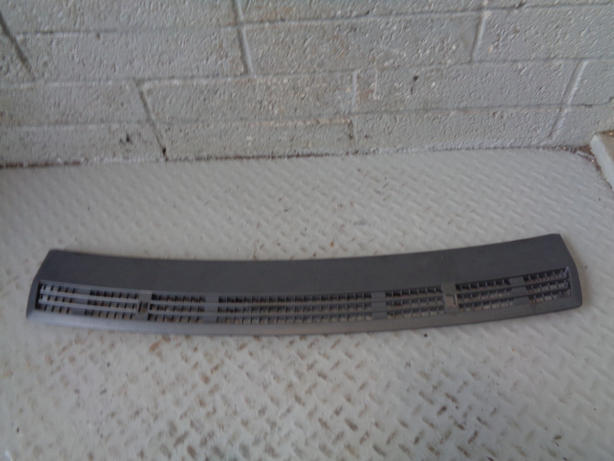 Range Rover L322 Bonnet Grill Under Windscreen 2002 to 2013 L03035