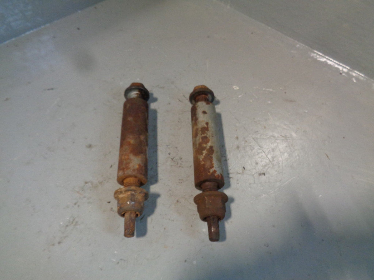 Discovery 3 Tow Bar Chassis Bolts x 2 Land Rover 2004 to 2009