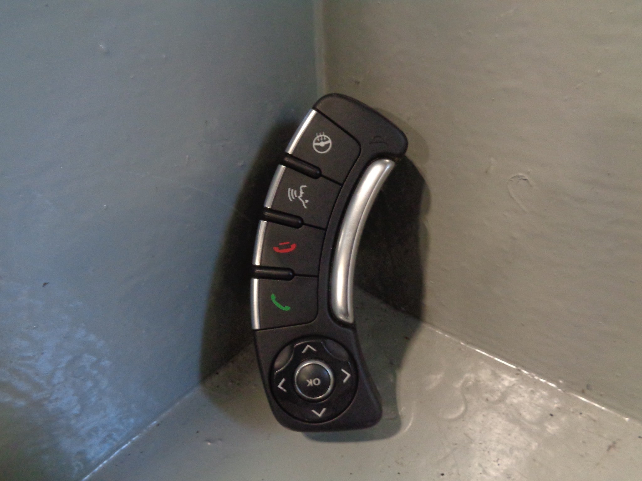 Range Rover L322 Phone Heated Steering Wheel Switches AH42-13D767-DC-1 ...