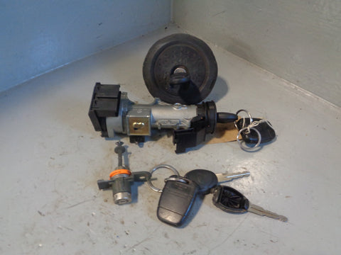 Freelander 1 Ignition Barrel and 4 x Keys Fuel Cap Door Lock Land Rover L15055