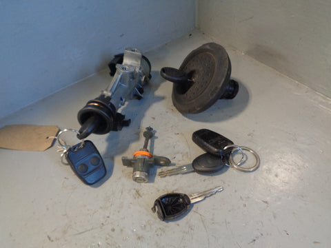 Freelander 1 Ignition Barrel and 4 x Keys Fuel Cap Door Lock Land Rover L15055