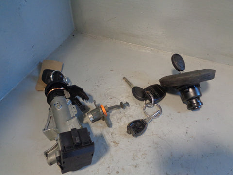 Freelander 1 Ignition Barrel and 4 x Keys Fuel Cap Door Lock Land Rover L15055