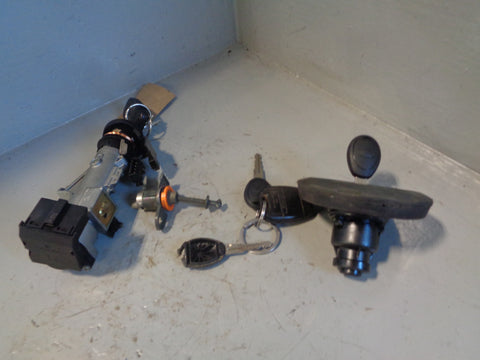 Freelander 1 Ignition Barrel and 4 x Keys Fuel Cap Door Lock Land Rover L15055