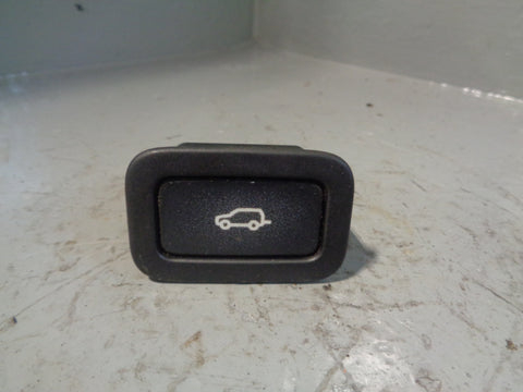 Range Rover L405 Powered Tailgate Release Switch Lower LR040339 2013 to 2017
