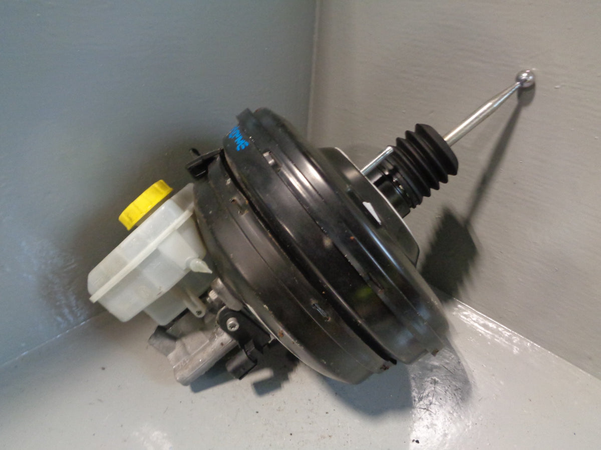 Porsche Cayenne 958 92A Brake Master Cylinder and Servo 3.0 V6 TDi 7P0.612.101.B