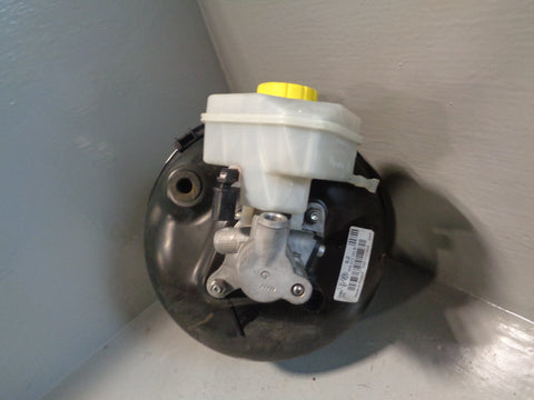 Porsche Cayenne 958 92A Brake Master Cylinder and Servo 3.0 V6 TDi 7P0.612.101.B