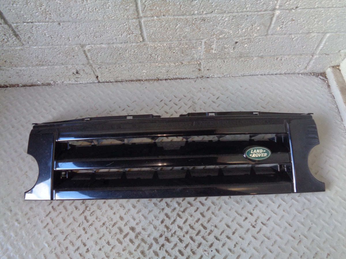 Discovery 3 Grille Front Java Black 697 Land Rover 2004 to 2009 L11035