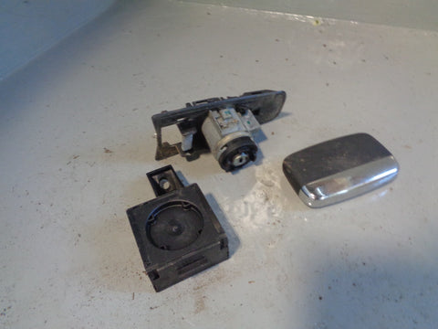 Range Rover Evoque Key Remote and Blade with Door Lock 2011 to 2015 L18065