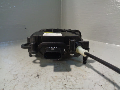 Range Rover L405 Tailgate Actuator Lower Left DK62 404C10AB 2013 to 2017