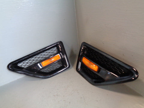 Freelander 2 Wing Vents Indictor Side Repeaters Black Pair Land Rover S17074
