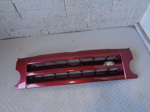 Discovery 3 Grille Front Alveston Red Land Rover 2004 to 2009 L19055