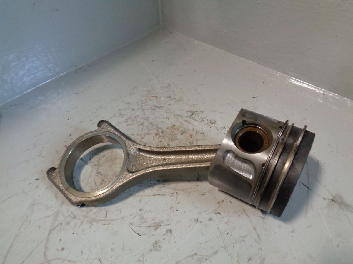 3.0 TDV6 Piston and Con Rod Land Rover Discovery 4 Range Rover Sport L320 L405