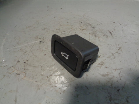 Range Rover L405 Powered Tailgate Release Switch Upper 2013 to 2017
