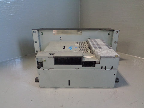 Discovery 3 Radio With CD Player VUX500330 Land Rover 2004 to 2009 L19055
