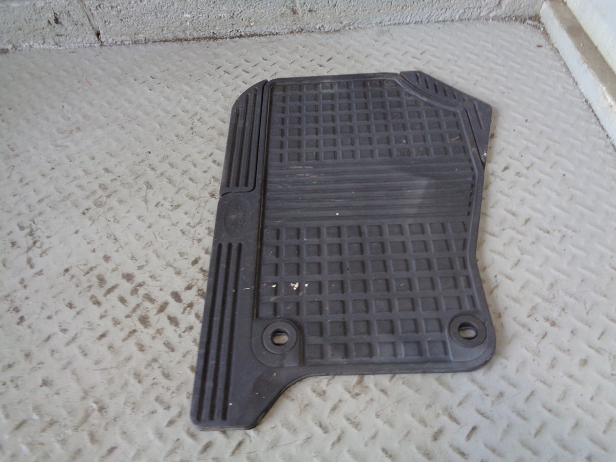 Discovery 3 Floor Mat Passenger Rubber Heavy Duty Land Rover Front Left L11035