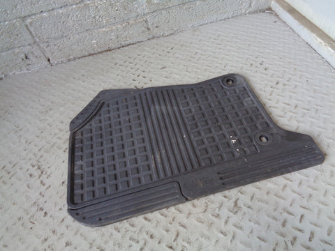 Discovery 3 Floor Mat Passenger Rubber Heavy Duty Land Rover Front Left L11035
